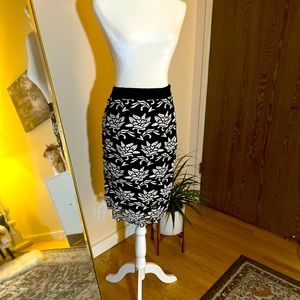 Aplique style floral skirt